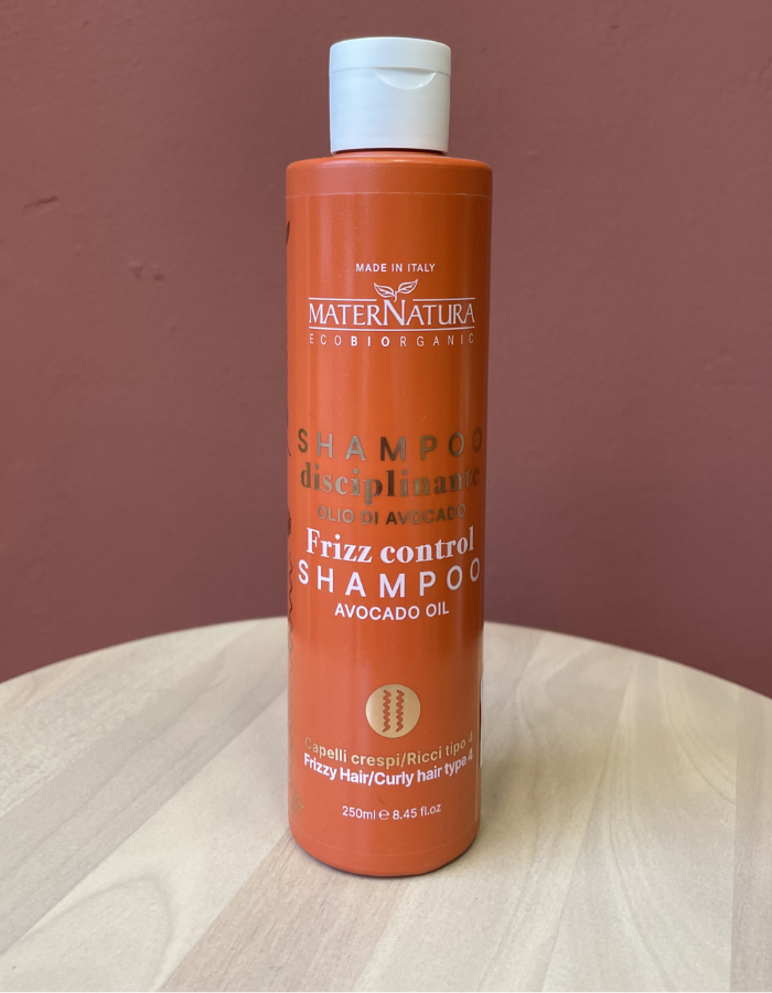 SHAMPOO disciplinante